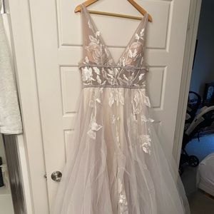 Willowby by Watters Hearst Gown in silver, used, size 15